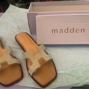 Madden Girl Tan Sandals Square-Toe Slide